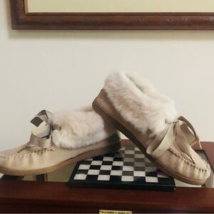 Tori Burch Aberdeen Suede Fur Lined Bow Slippers